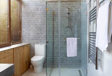 Фото номера Семейный номер с видом на сад Отель Sazano Wine Cellar &amp; Hotel г. Sazano 10