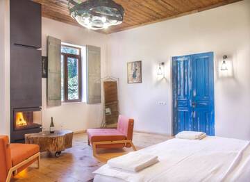 Фото номера Семейный номер с видом на сад Отель Sazano Wine Cellar &amp; Hotel г. Sazano 23